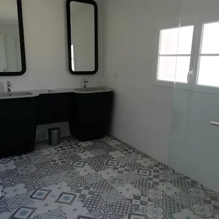 Belle Maison Neuve Pour 9 Personnes