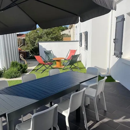 Дом отдыха Belle Maison Neuve Pour 9 Personnes